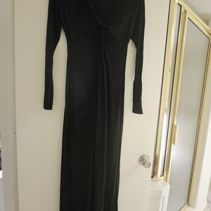 A Pea in the Pod Black V-Neck Long Sleeve Casual Maxi Dress
